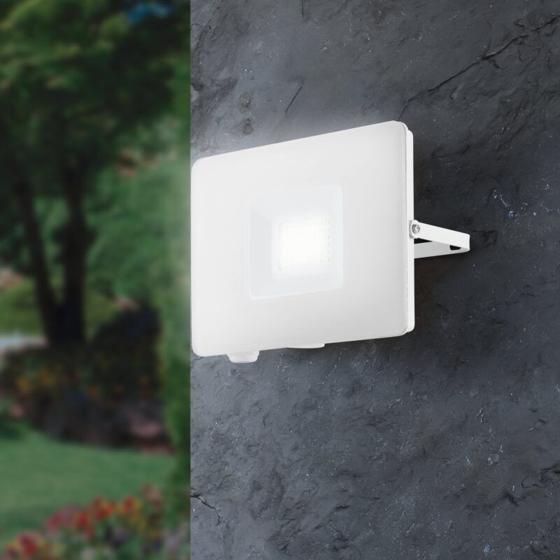 Alternative view of Proiector exterior EGLO FAEDO 3 33154