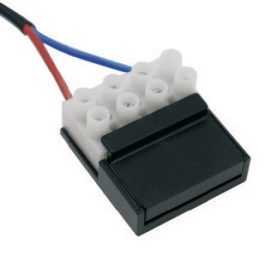 Conector de alimentare pentru curea textila